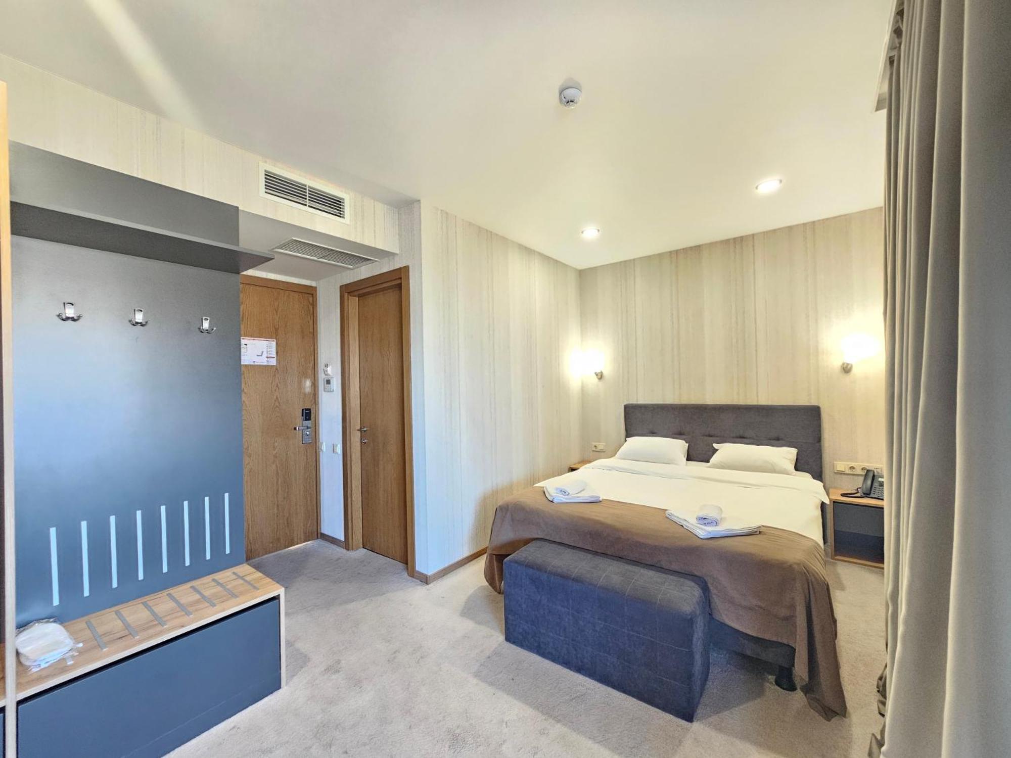 Brooch Boutique Hotel Тбілісі Екстер'єр фото